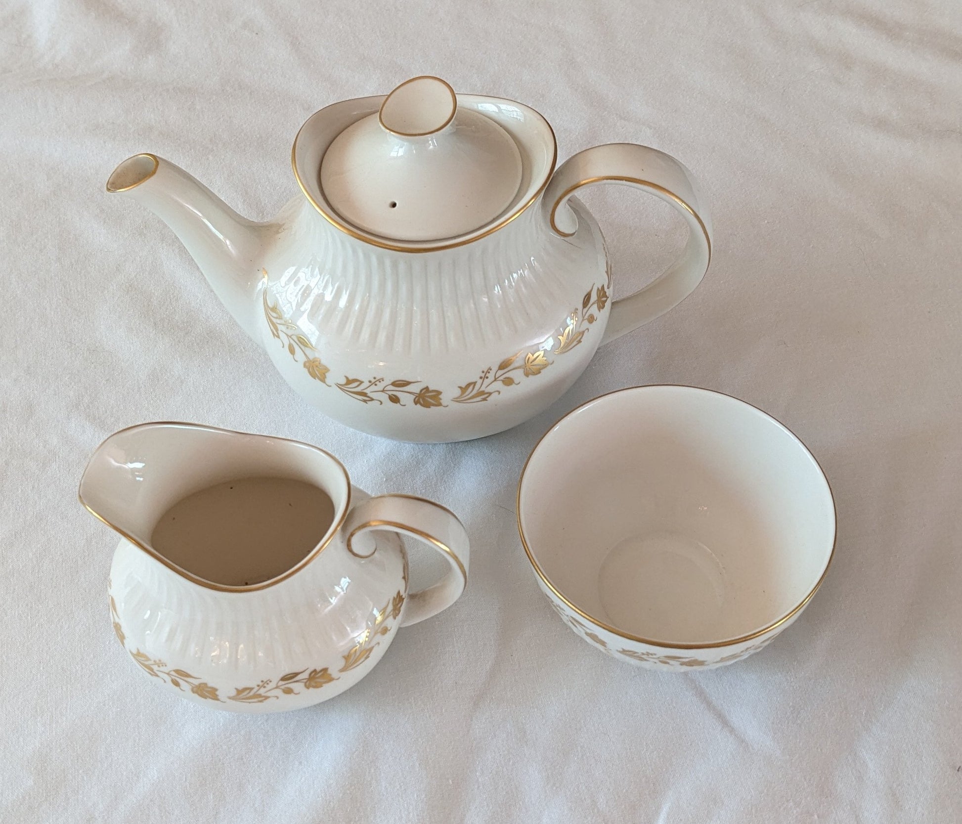 Royal Doulton vintage teapot, creamer, sugar bowl pattern TC 1006