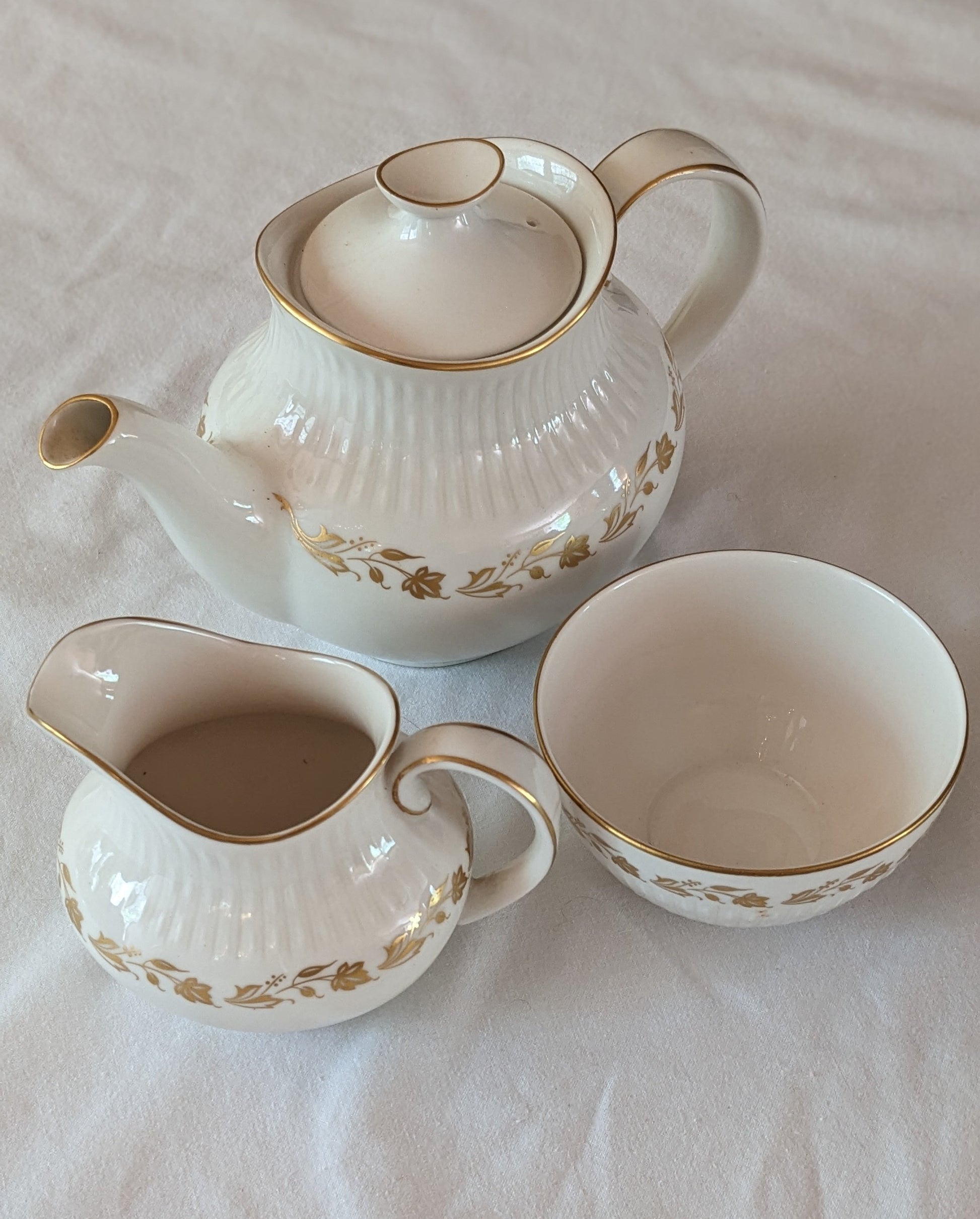 Royal Doulton vintage teapot, creamer, sugar bowl pattern TC 1006 Royal Doulton collectors; fine china