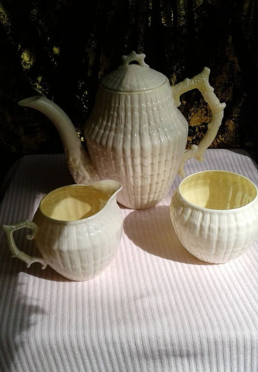 Belleek Limpet Design TC 1006 Vintage China Teapot, lid, creamer and sugar bowl SET- Stunning!